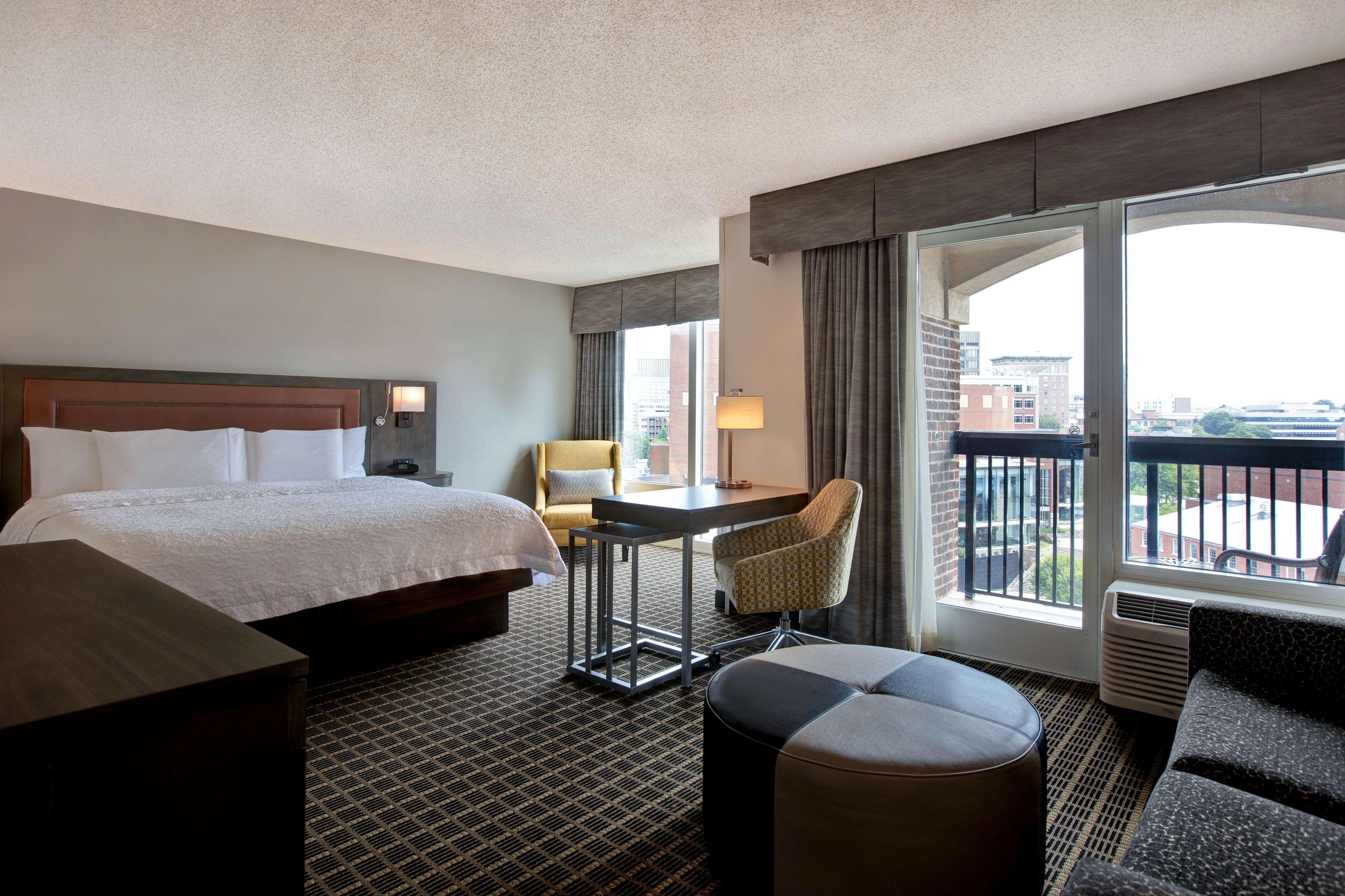 Hampton Inn & Suites Greenville-Downtown-Riverplace Exteriör bild