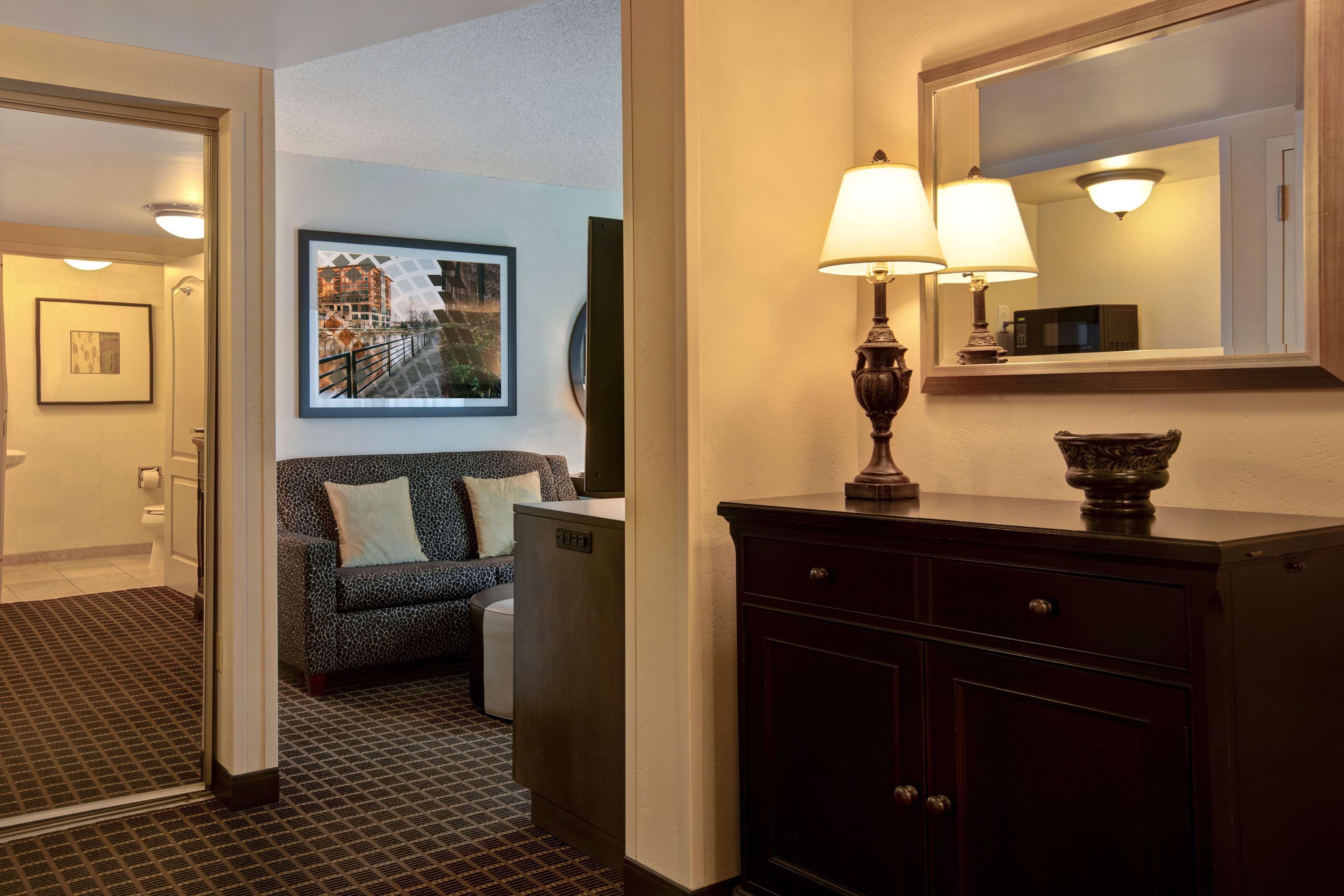 Hampton Inn & Suites Greenville-Downtown-Riverplace Exteriör bild
