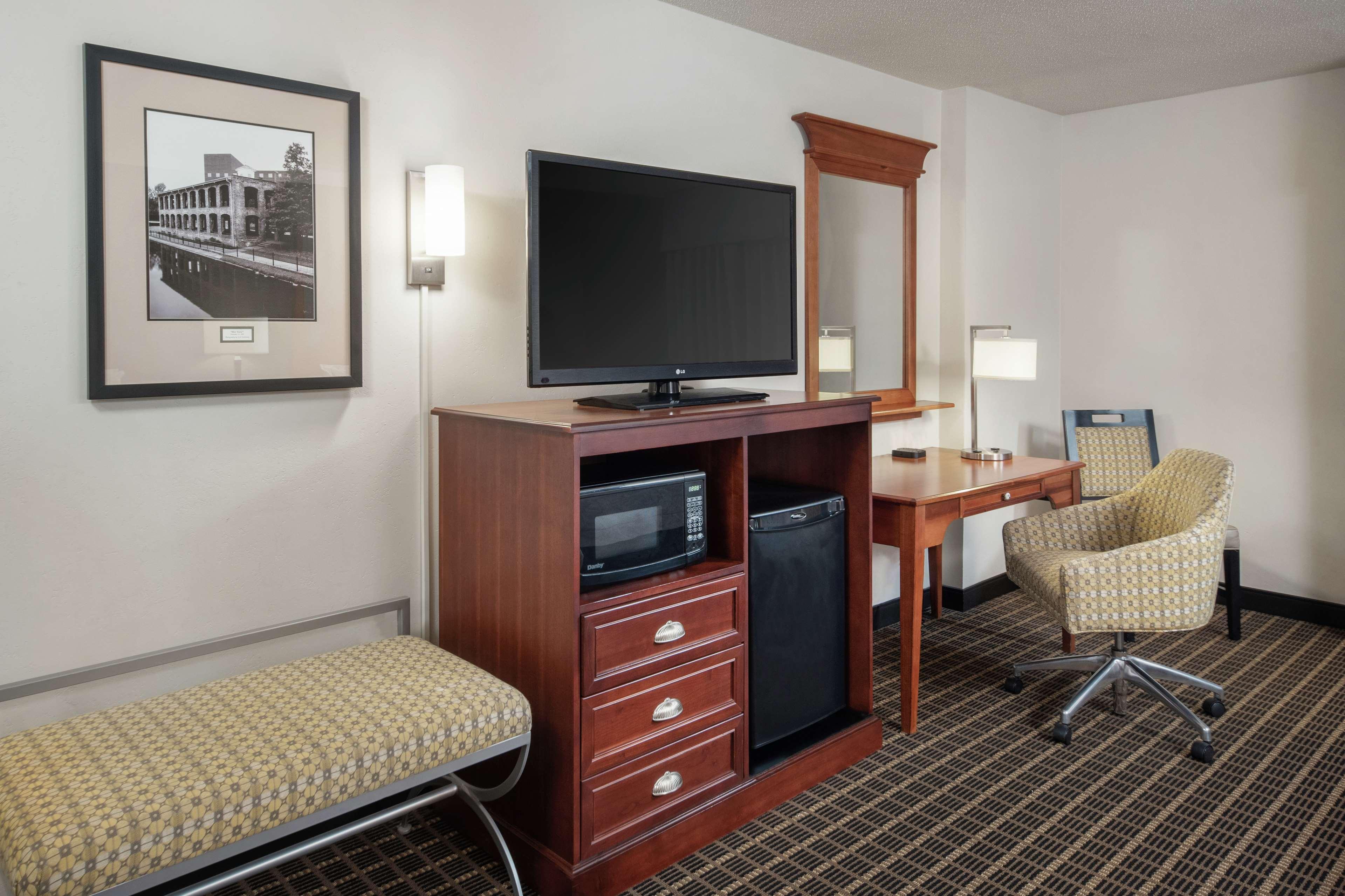 Hampton Inn & Suites Greenville-Downtown-Riverplace Exteriör bild