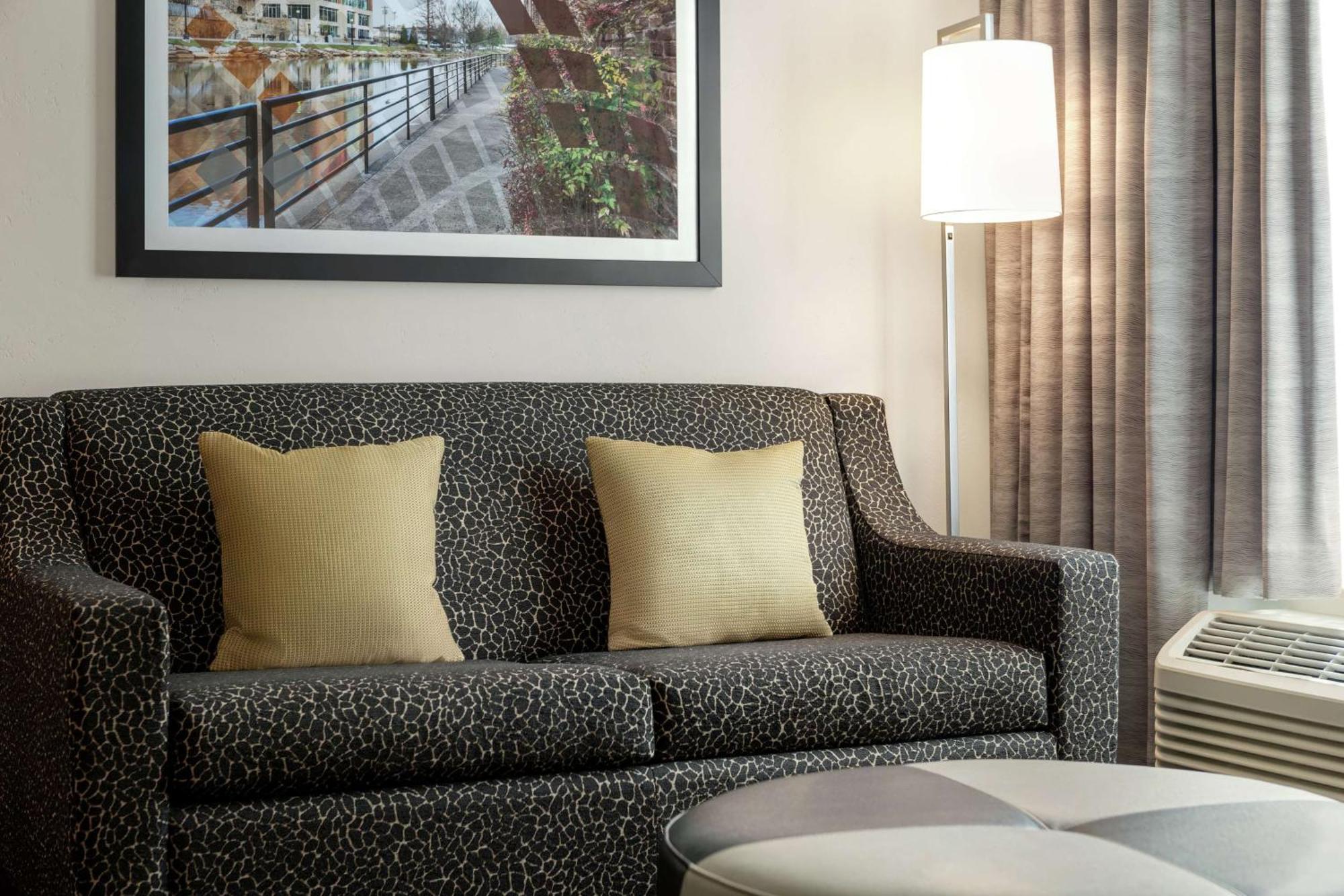 Hampton Inn & Suites Greenville-Downtown-Riverplace Exteriör bild
